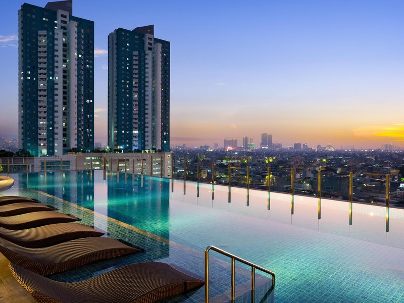 Holiday Inn And Suites Gajah Mada 5