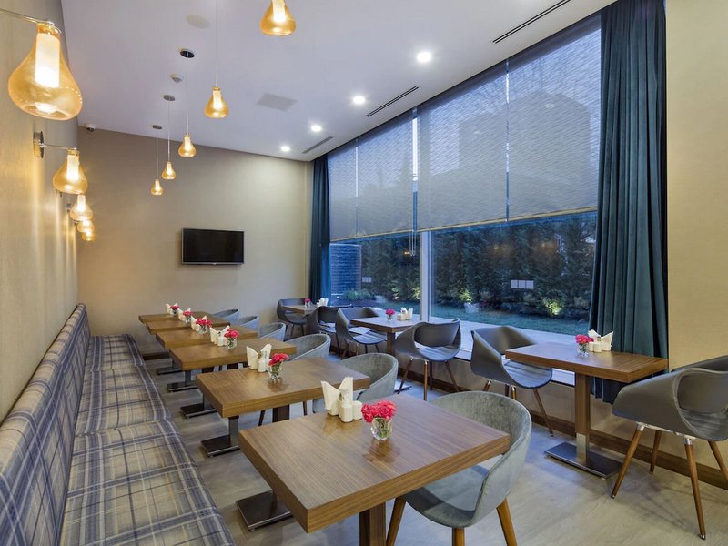 Hampton by Hilton Istanbul Atakoy 5