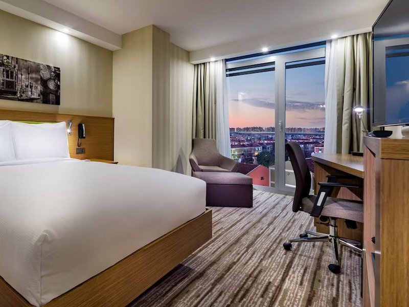 Hampton by Hilton Istanbul Atakoy 9