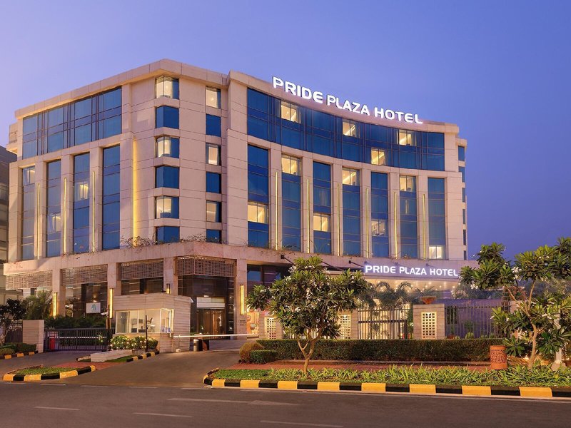 The Pride Plaza Hotel Aerocity 4
