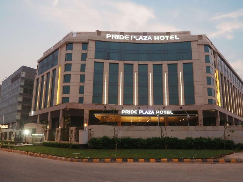 The Pride Plaza Hotel Aerocity 5