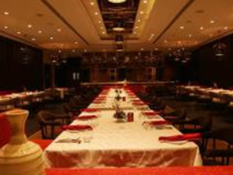 The Pride Plaza Hotel Aerocity 9