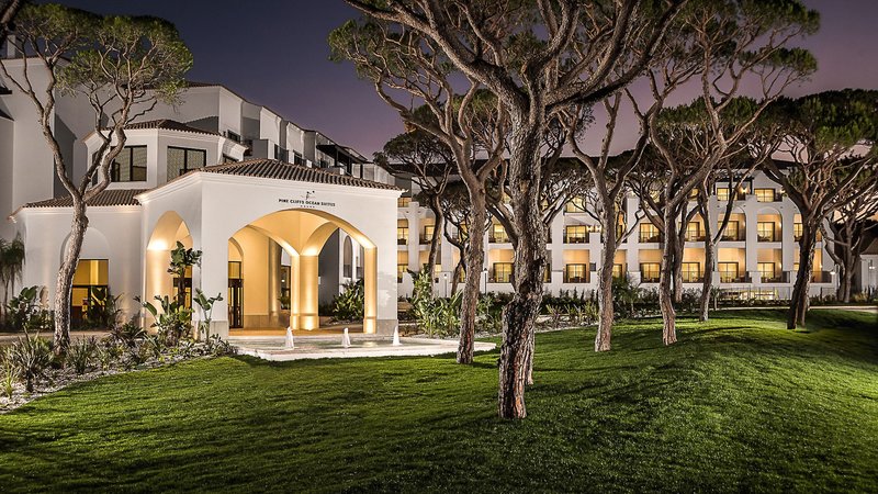 Pine Cliffs Ocean Suites, a Luxury Collection Resort 3