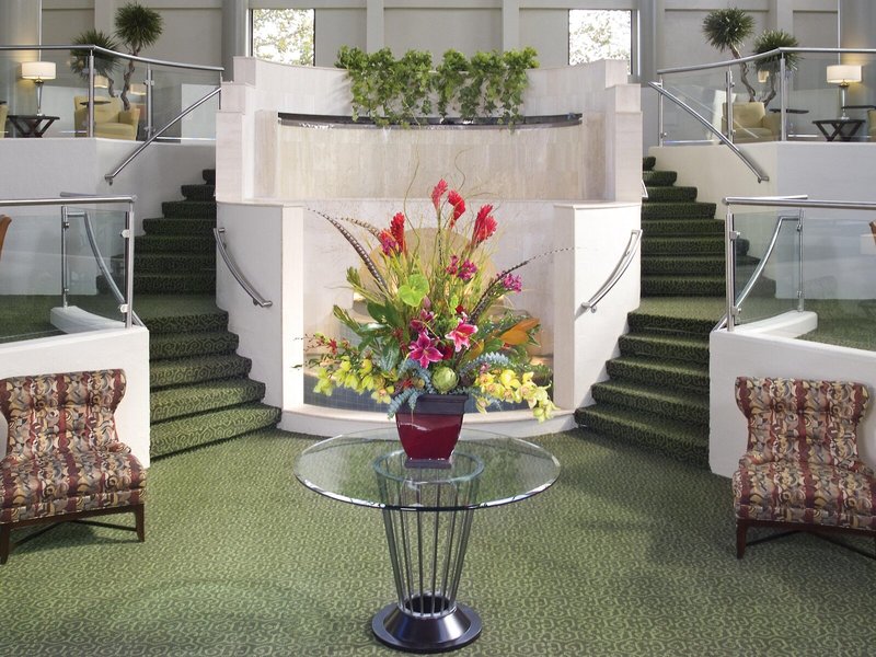 Crowne Plaza Indianapolis-Airport 4 - Lounge / Lobby