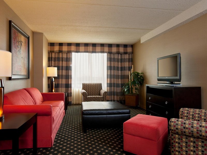 Crowne Plaza Indianapolis-Airport 20 - Room Example