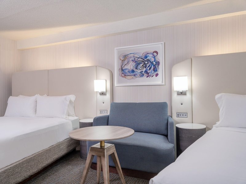 Crowne Plaza Indianapolis-Airport 23 - Room Example