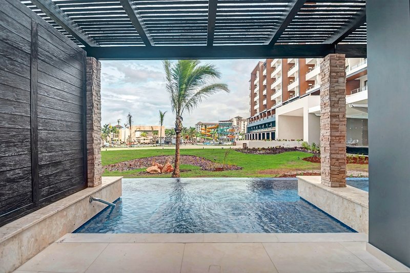Royalton Blue Waters Montego Bay 13