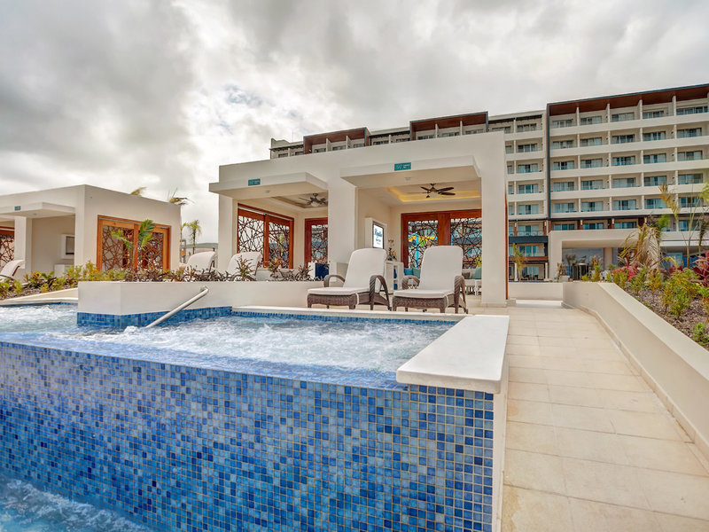 Royalton Blue Waters Montego Bay 16