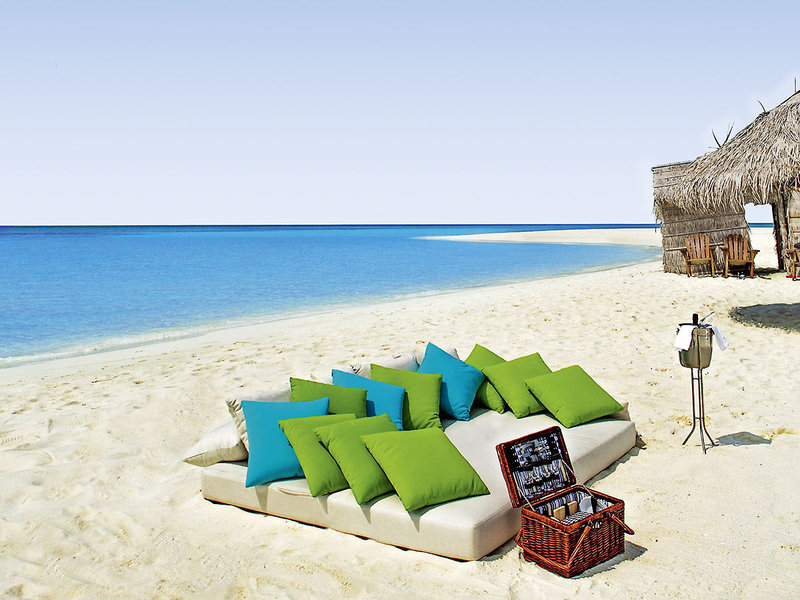 Hurawalhi Island Resort 8