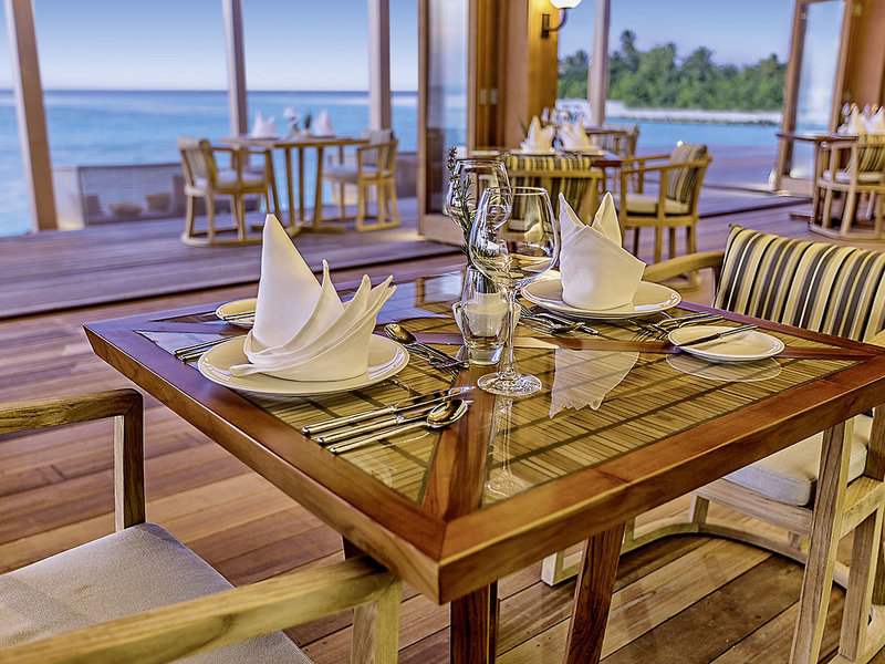 Hurawalhi Island Resort 17