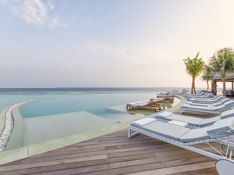 Hurawalhi Island Resort 8