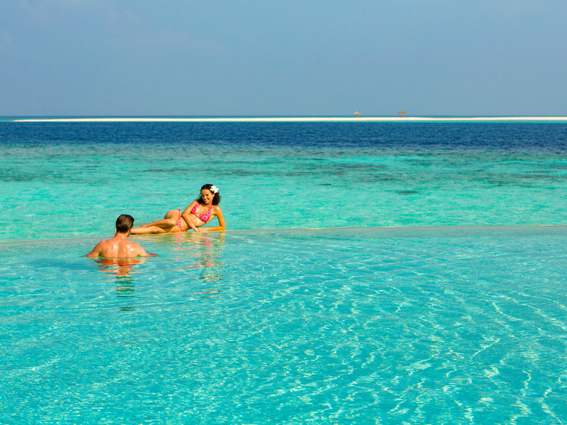 Hurawalhi Island Resort 13