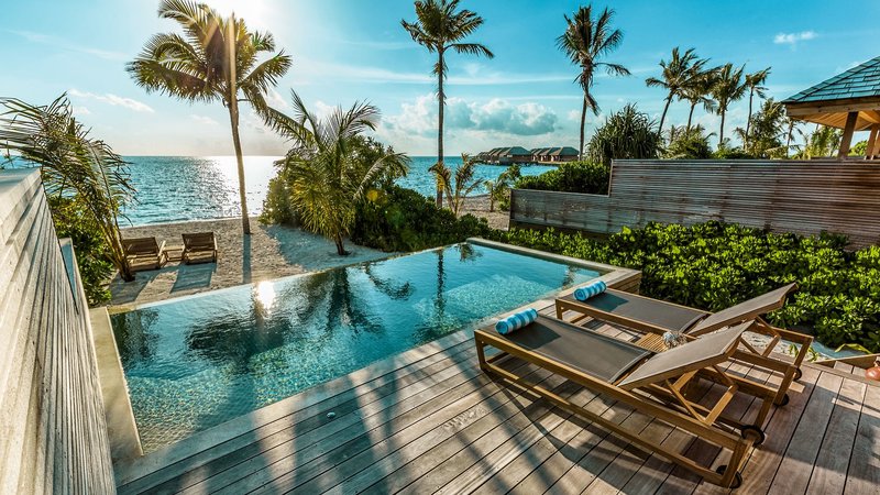 Hurawalhi Island Resort 5