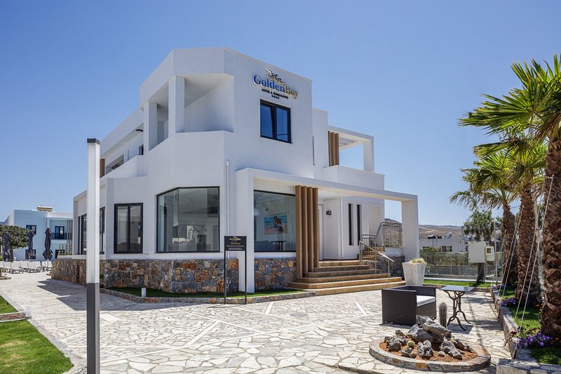Golden Bay Hotel & Bungalows 9