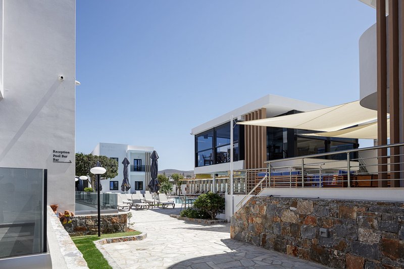Golden Bay Hotel & Bungalows 10