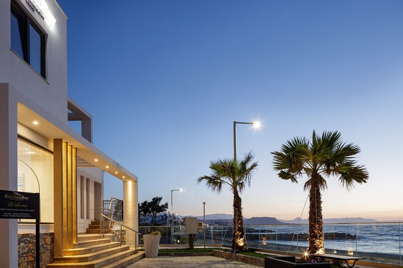 Golden Bay Hotel & Bungalows 11