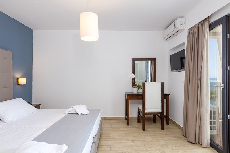 Golden Bay Hotel & Bungalows 30