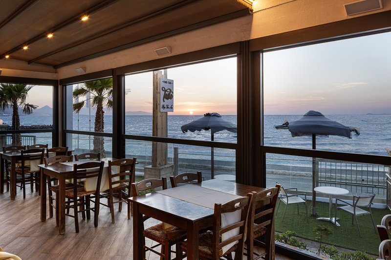 Golden Bay Hotel & Bungalows 32
