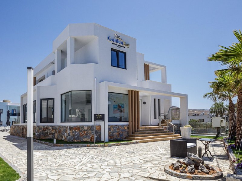Golden Bay Hotel & Bungalows 2