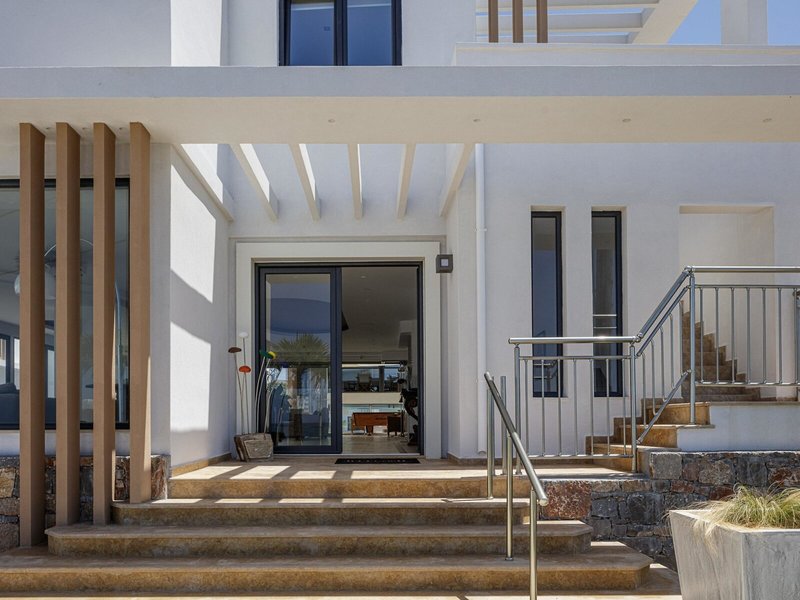 Golden Bay Hotel & Bungalows 3
