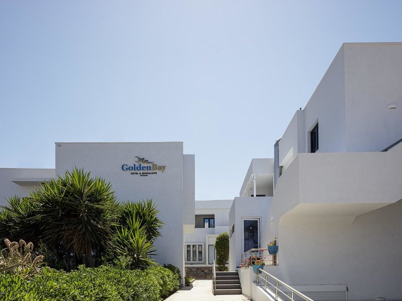 Golden Bay Hotel & Bungalows 4