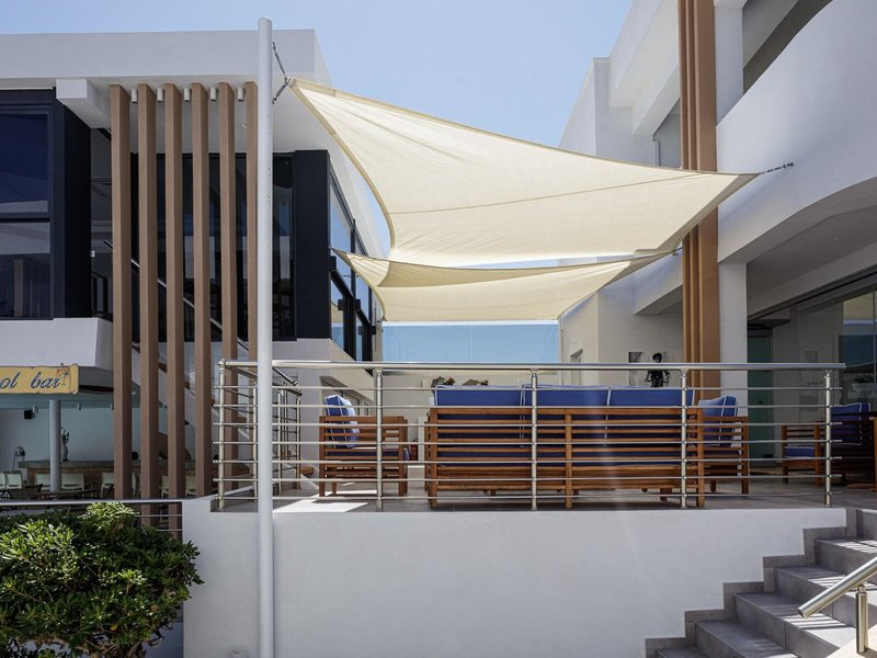 Golden Bay Hotel & Bungalows 6