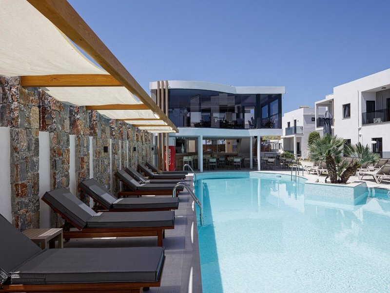 Golden Bay Hotel & Bungalows 15