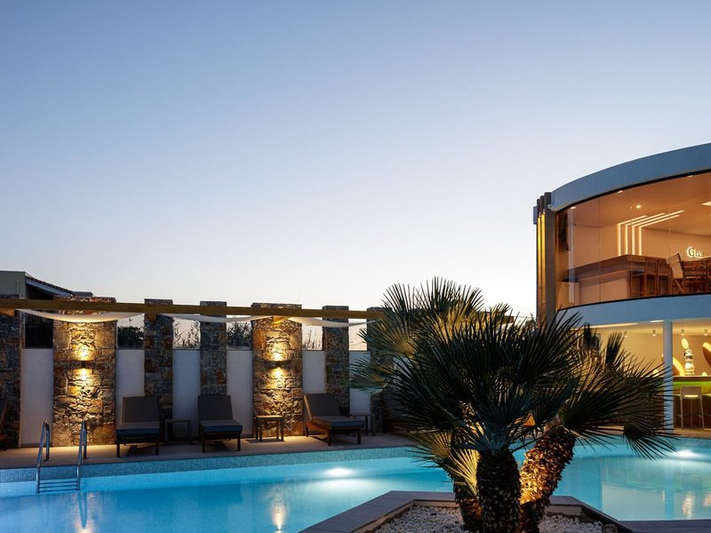 Golden Bay Hotel & Bungalows 18