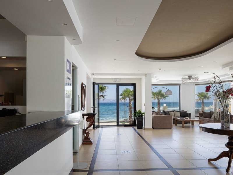 Golden Bay Hotel & Bungalows 25