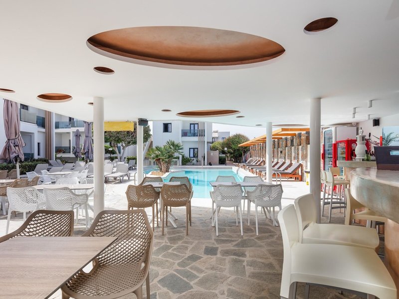 Golden Bay Hotel & Bungalows 31