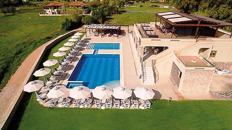 Niriides Luxury Villas 1