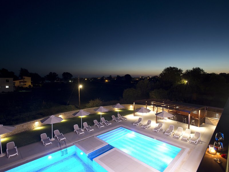 Niriides Luxury Villas 8