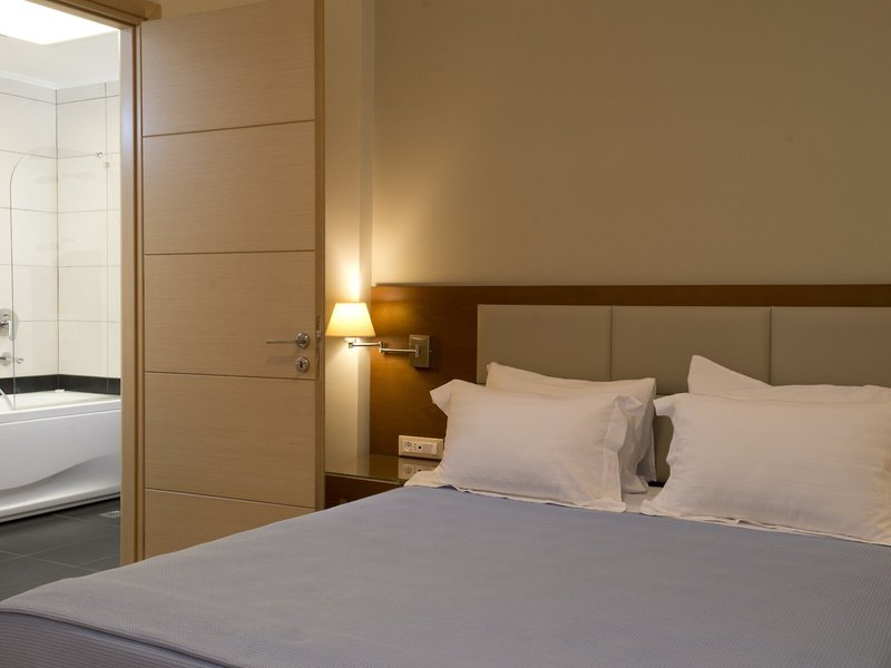 Niriides Luxury Villas 32