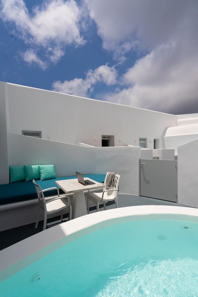 White Concept Caves 17