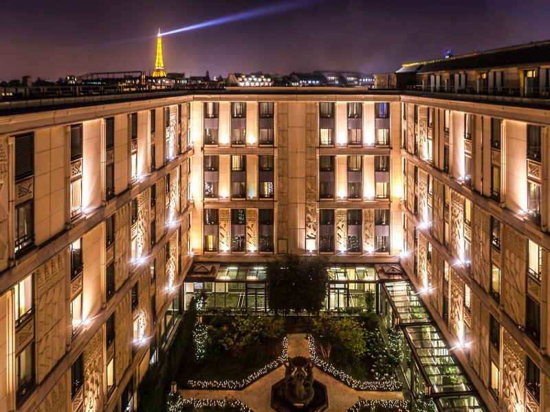 The Hotel du Collectionneur Arc de Triomphe