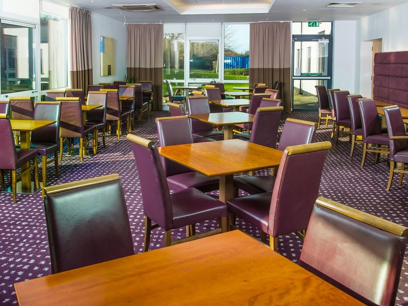 Holiday Inn Express Cambridge 12