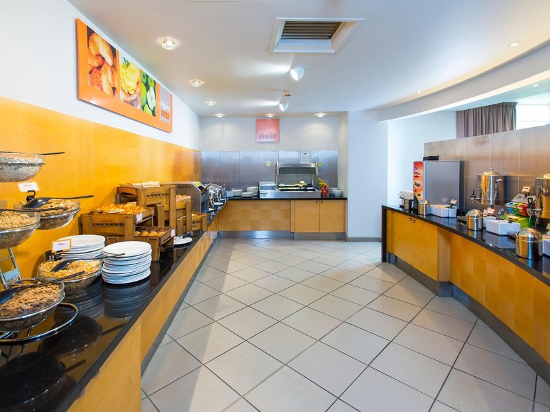 Holiday Inn Express Cambridge 14