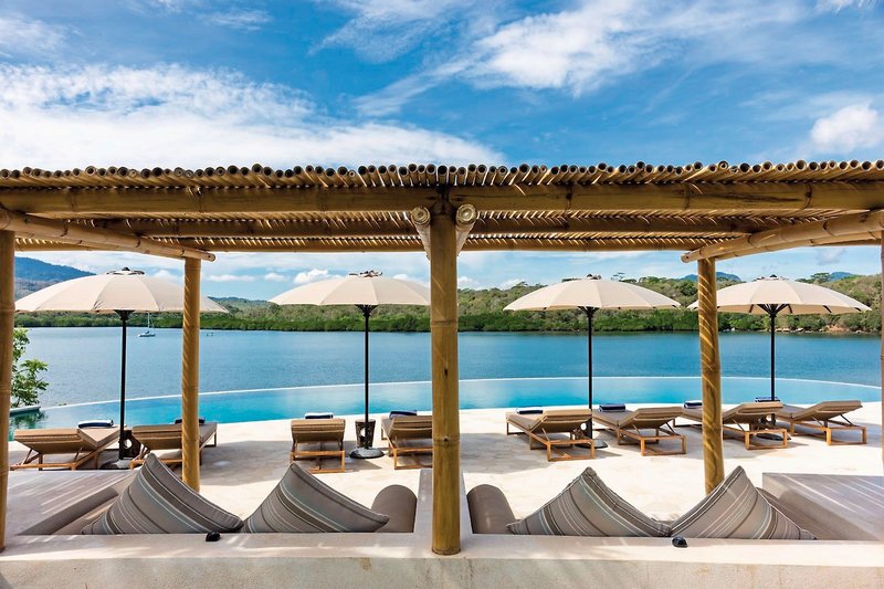 Menjangan Dynasty Resort, Beach Camp & Dive Centre 6