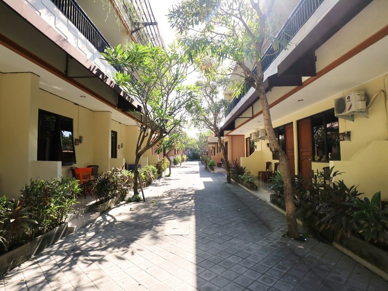 Dee Mansion 1