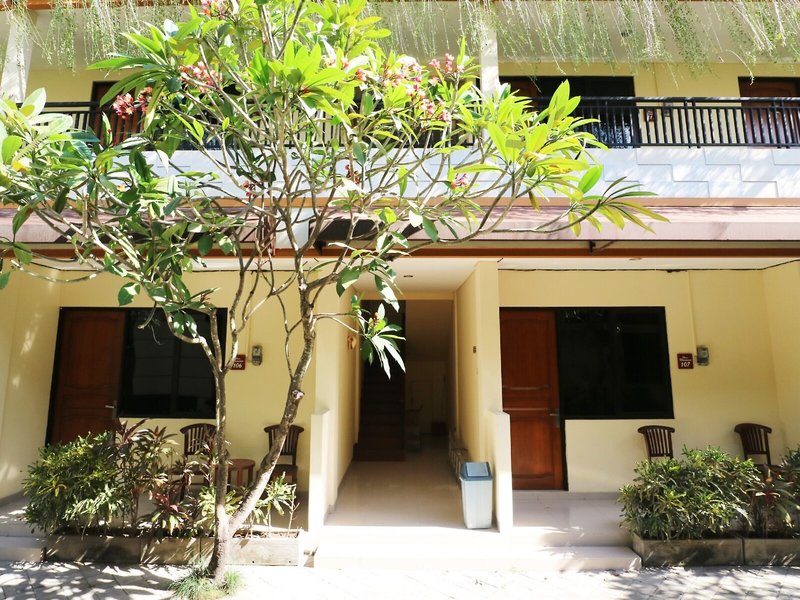 Dee Mansion 4