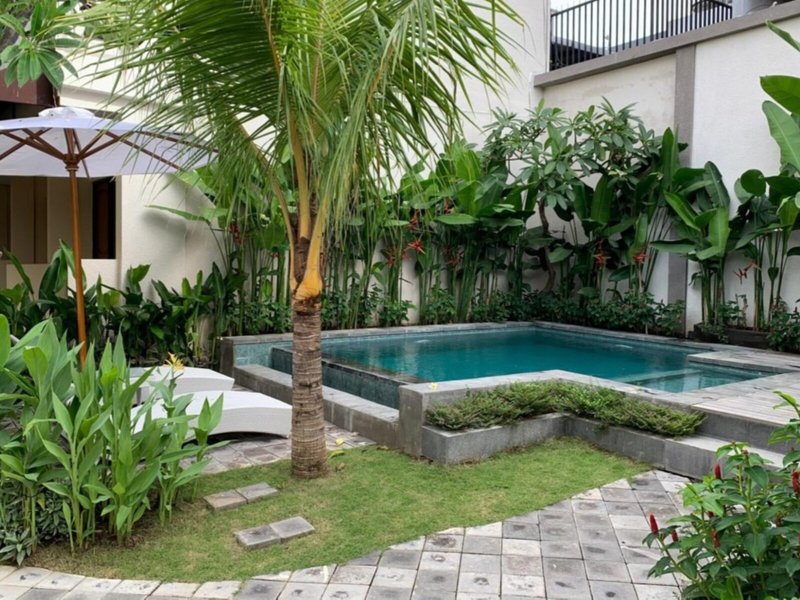Dee Mansion 8