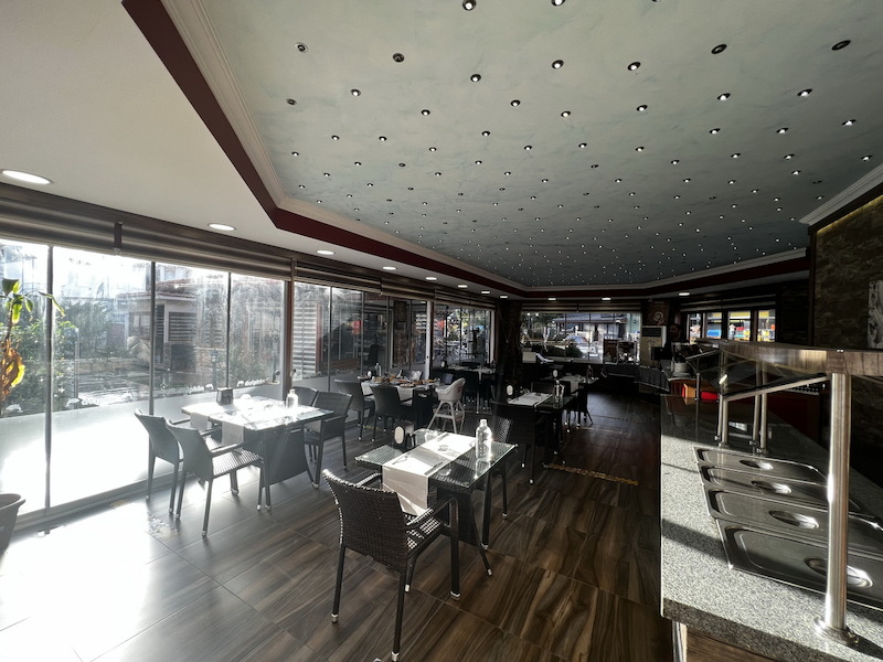 Dolphin Apart & Hotel 6