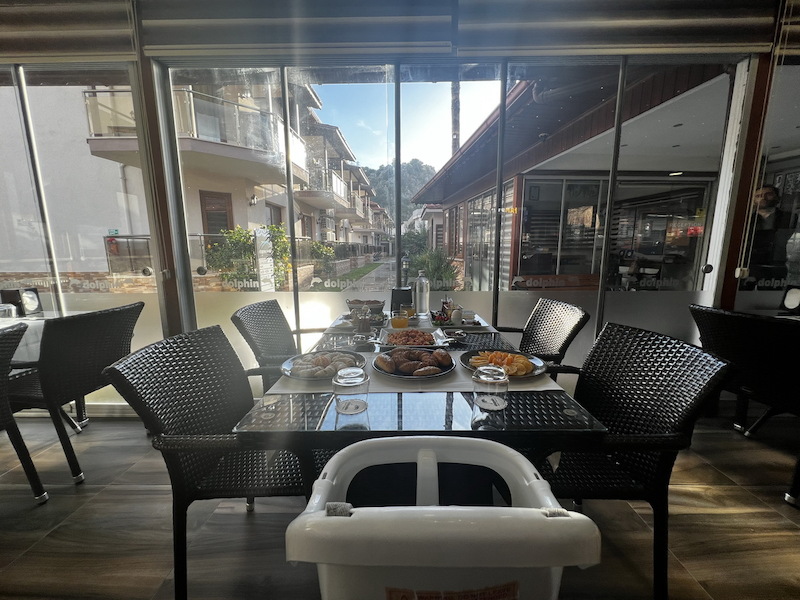 Dolphin Apart & Hotel 7