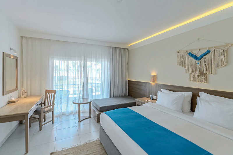 Magic Tulip Beach Resort & Spa 10