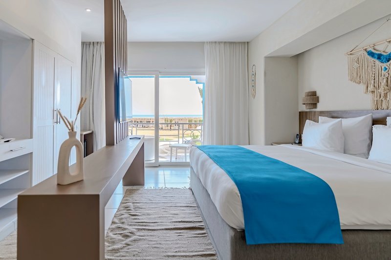 Magic Tulip Beach Resort & Spa 25