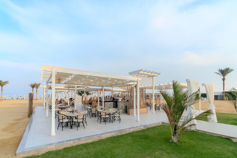 Magic Tulip Beach Resort & Spa 9