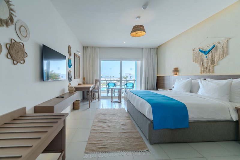 Magic Tulip Beach Resort & Spa 12