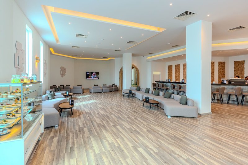 Magic Tulip Beach Resort & Spa 14