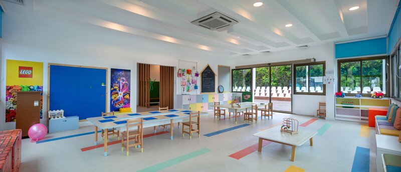 Nirvana Cosmopolitan 10