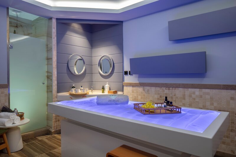 Nirvana Cosmopolitan 49